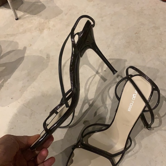 Dedicate strings - Picture 2 of 4